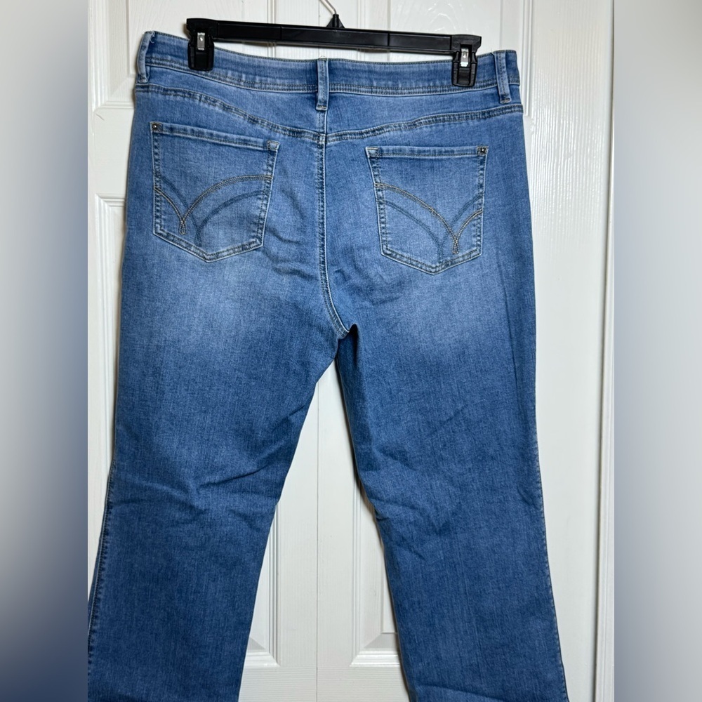Stylish Blue Flare Women's Jeans by Lincoln Outfitters - Picture 6 of 8
